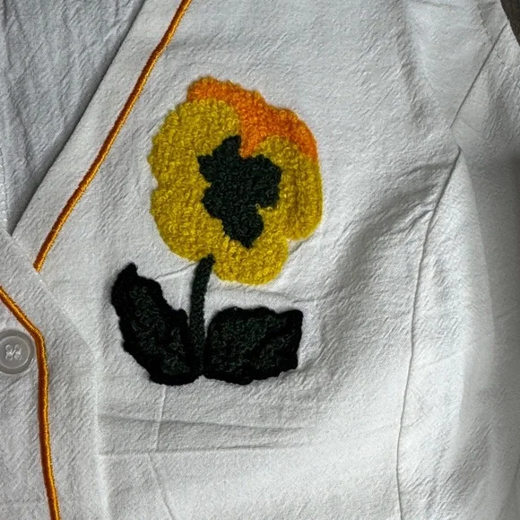 Cottagecore Festival White Short and Vest Set with Floral Embroidery - Picture 8 of 11